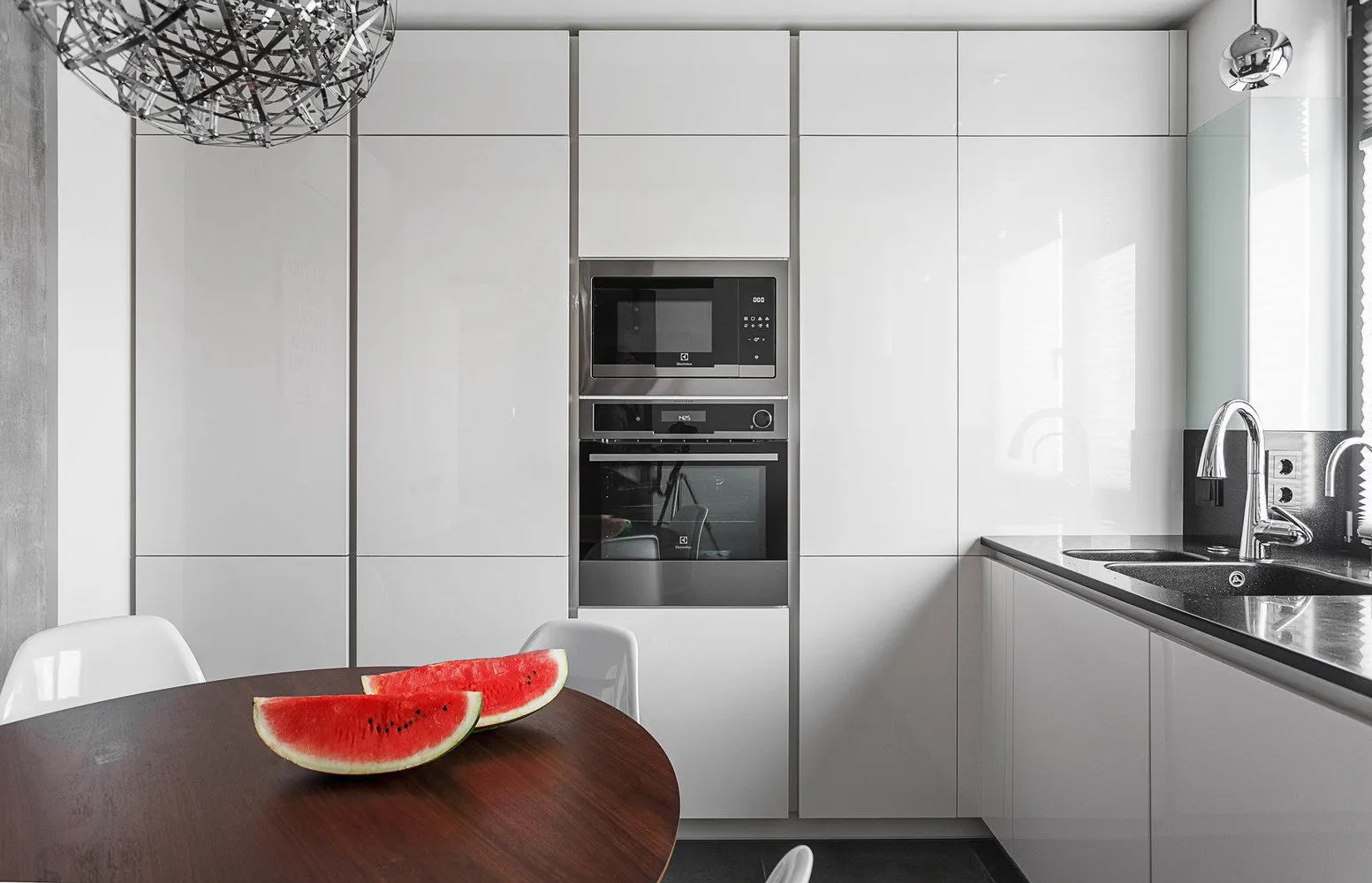 照片：现代风格厨房与餐厅，指南， Marina Sarkisyan, Inna Velychko, Milla Titova, 板楼，Common Area事务所，P44t，厨房百科全书，室内百科全书，Tatiana Berestova – 我们网站上的照片