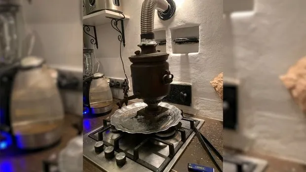 Foto: im Stil , Küche und Esszimmer, Renovierung in der Praxis, Küche in Stalin-Appartement, Retro-Küche – Fotos auf unserer Website