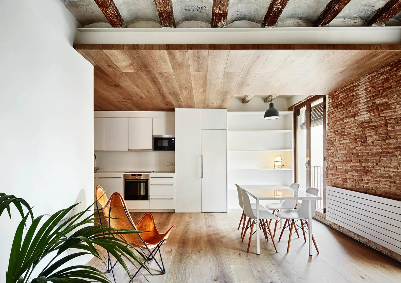 Foto: Küche und Esszimmer im Minimalismus-Stil, Innendekoration – Foto auf unserer Website