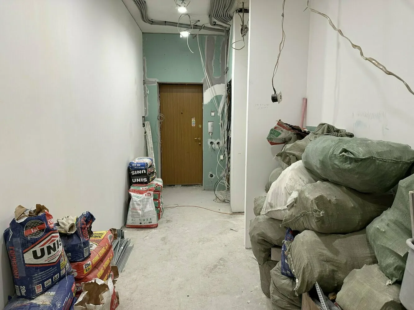 Foto: estilo, Consejos, Remojo, electricidad en el apartamento, Stalinca, remojo estándar, remojo de Stalinca, Ksenia Shahmatova, reforma de Stalinca, Remontный движ, programa Remontный движ, Electricidad en el remojo, remojo en Stalinca – foto en nuestro sitio web