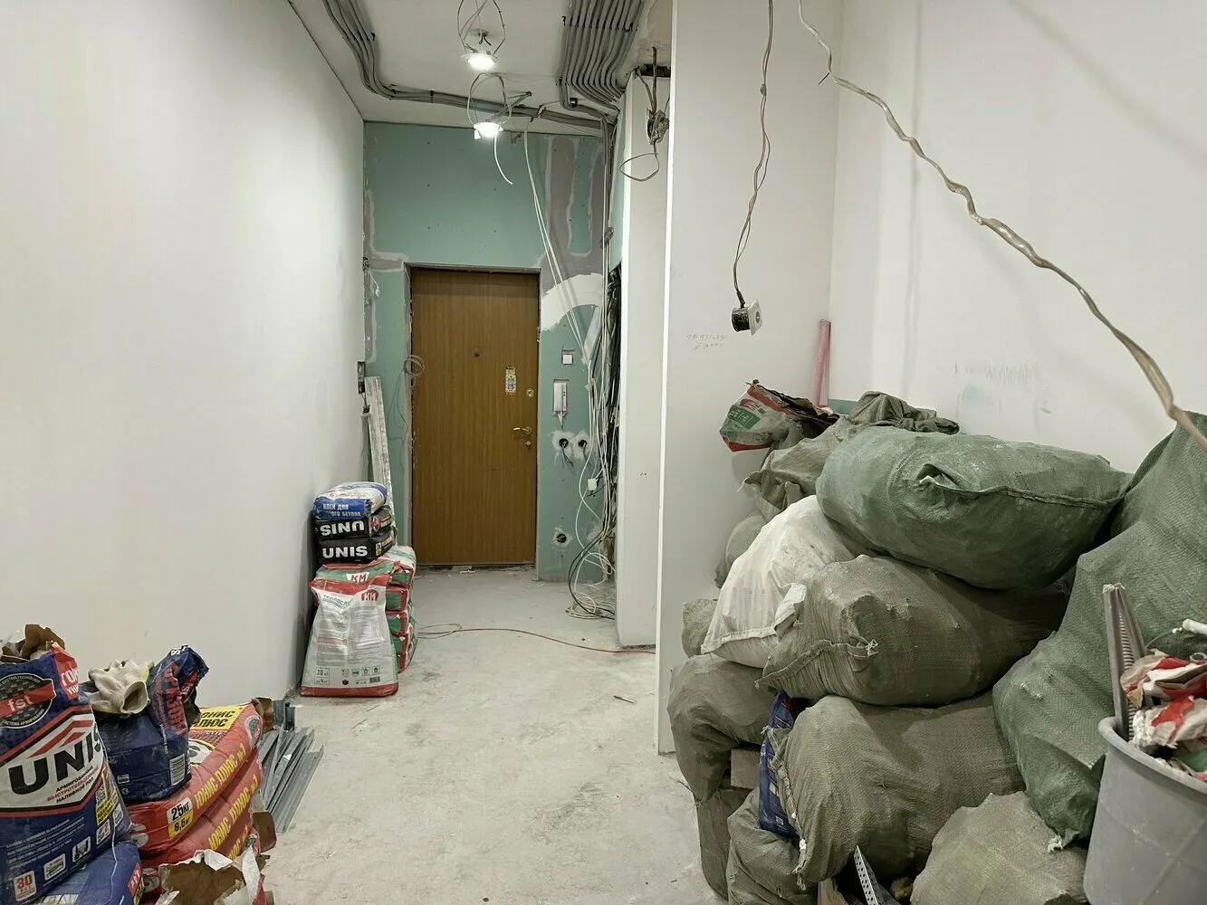 Foto: Apartamento, Reforma, Remanufactura, remanufactura de casa de mala calidad, remanufactura de apartamento de 3 habitaciones en edificio típico, interior de Stalinca, diseño del interior en Stalinca, cómo hacer una reforma en Stalinca, Stalinca, 3 habitaciones, apartamento stalinca, remanufactura de Stalinca, calefacción en Stalinca, tuberías en Stalinca, remanufactura de baño en Stalinca, remanufactura en Stalinca, reforma en Stalinca, remanufactura de cocina en Stalinca - foto en nuestro sitio web