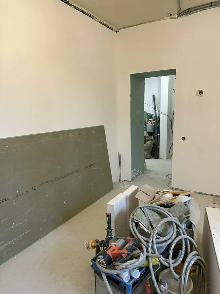 Foto: Apartamento, Reforma, Remanufactura, remanufactura de casa de mala calidad, remanufactura de apartamento de 3 habitaciones en edificio típico, interior de Stalinca, diseño del interior en Stalinca, cómo hacer una reforma en Stalinca, Stalinca, 3 habitaciones, apartamento stalinca, remanufactura de Stalinca, calefacción en Stalinca, tuberías en Stalinca, remanufactura de baño en Stalinca, remanufactura en Stalinca, reforma en Stalinca, remanufactura de cocina en Stalinca - foto en nuestro sitio web