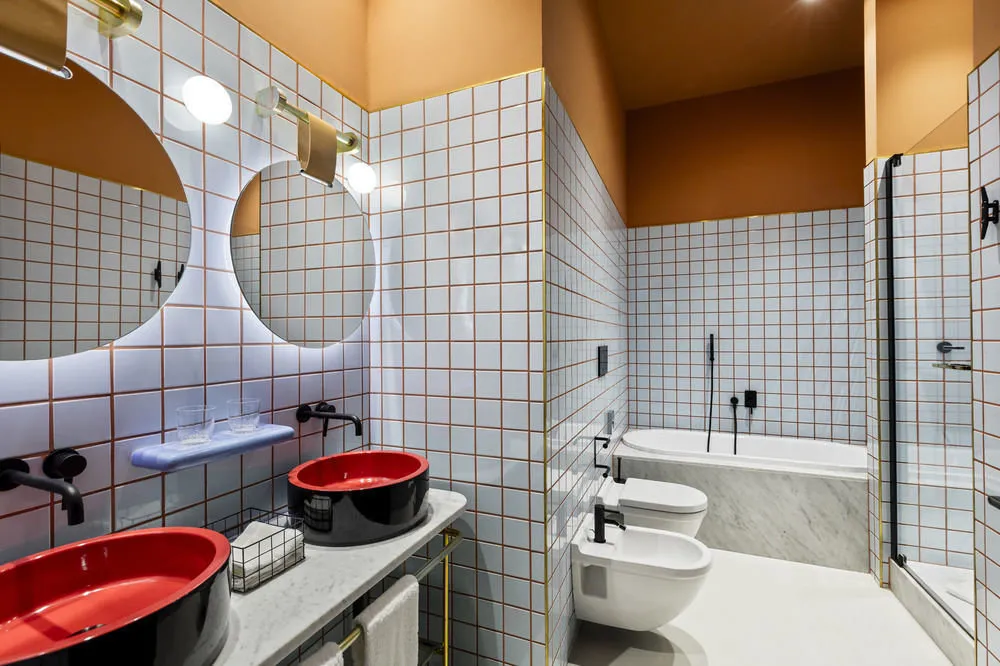 照片:现代浴室风格,提示,实用维修,Ceresit – 网站上的照片