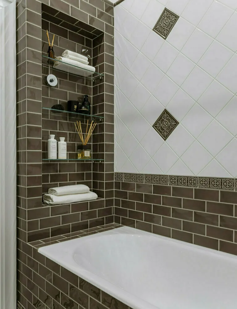 Foto: estilo , Baño, Diseño de interiores, Consejos, Interiores de baño, Diseño de baño, Decoración de baño pequeño, Baño pequeño, Interiores de baño pequeño, Cómo decorar un baño pequeño, Cómo hacer que un baño sea cómodo, Baño práctico, Cómo hacer que un baño sea acogedor, Decoración de baño, Baño estándar, Interiores de baño, Ideas para baño, Baño pequeño, Organización del espacio en baño, Reforma de baño – fotos en nuestro sitio web