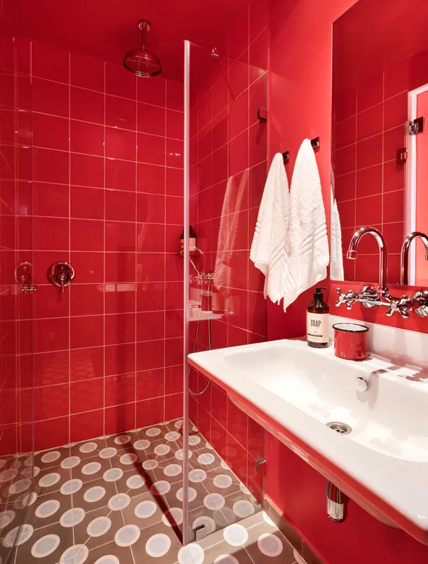 照片:现代浴室风格,技巧,凯利·霍普恩,帕特里夏·乌尔基奥拉 – 我们网站上的照片