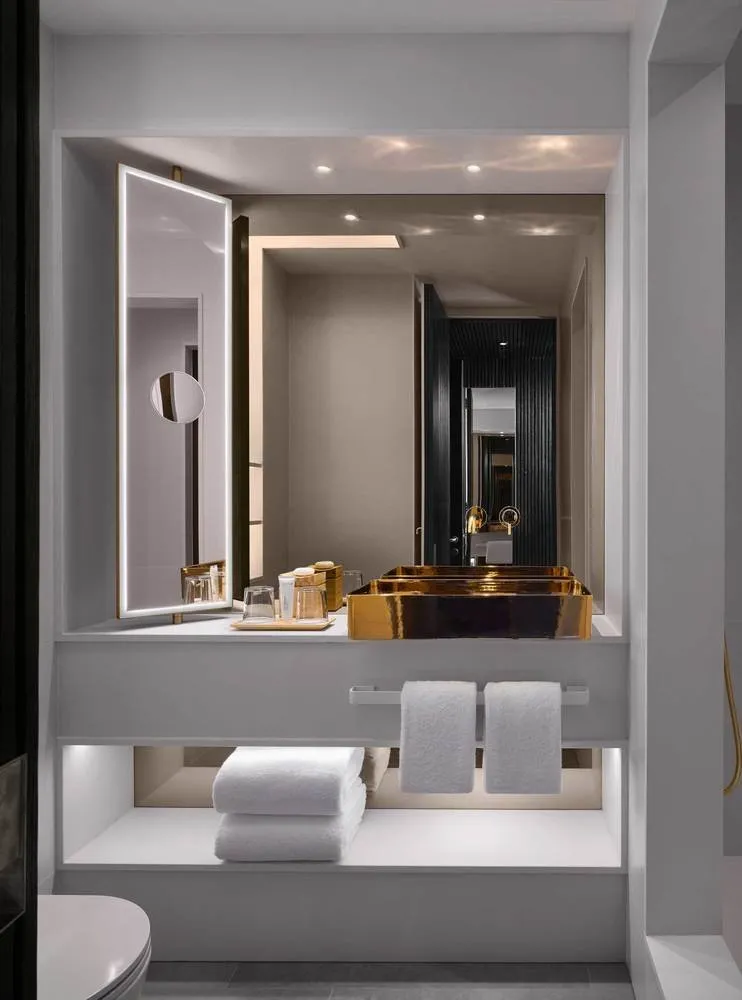 照片:现代浴室风格,技巧,凯利·霍普恩,帕特里夏·乌尔基奥拉 – 我们网站上的照片