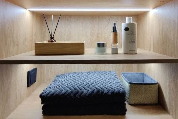 Toalla de baño de lino H&M HOME, difusor SP. CANDLE, Islandia