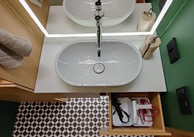 Lavabo, grifo y ducha — PORCELANOSA