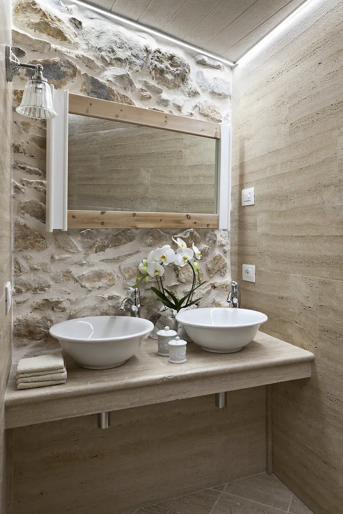 照片：现代风格浴室，Ariston，乡村地块建议 – 网站上的照片