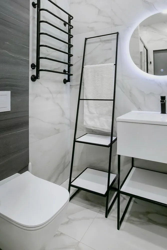 Foto: estilo diseño, reforma, baño pequeño, diseño de baño, cómo decorar un baño, cómo decorar un baño pequeño, diseño de baño pequeño, diseño de baño compartido, baño compartido, reforma de baño, baño típico, Vitaly Myasnikov, reforma de baño, reforma de apartamento típico – fotos en nuestro sitio web