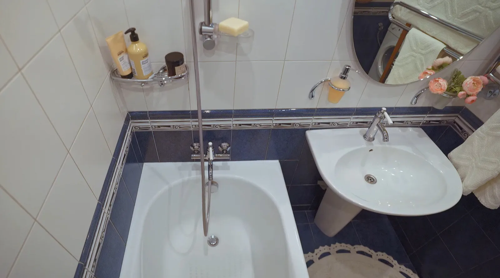 Foto: estilo , Baño, Diseño de habitación, Estilo interno, Diseño de interiores, Rediseño, Baño pequeño, Interiores de baño, Interiores de bañera, Sala de baño pequeña, Cómo decorar un baño pequeño, Interiores de bañera pequeña, Cómo hacer que una bañera sea más acogedora, Diseño de baño, Sala de baño pequeña, Idea de diseño de baño – fotos en nuestro sitio web