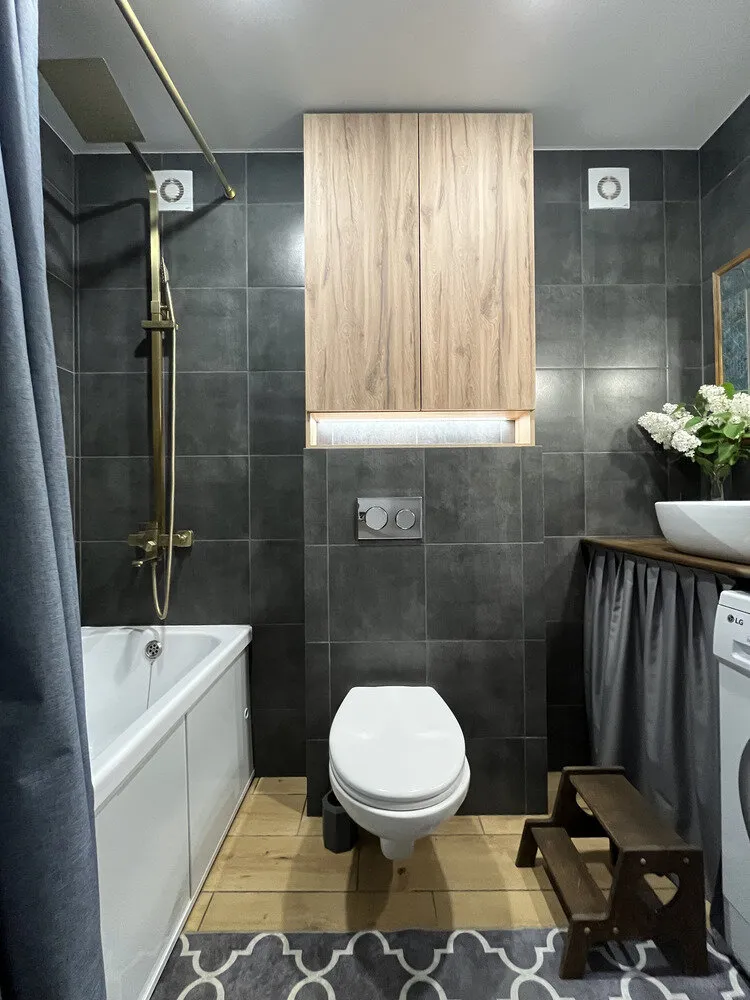 Фотографія: Ванна в стилі Сучасний, Ремонт на практиці, Ксения Кузнецова – фото на нашому сайті