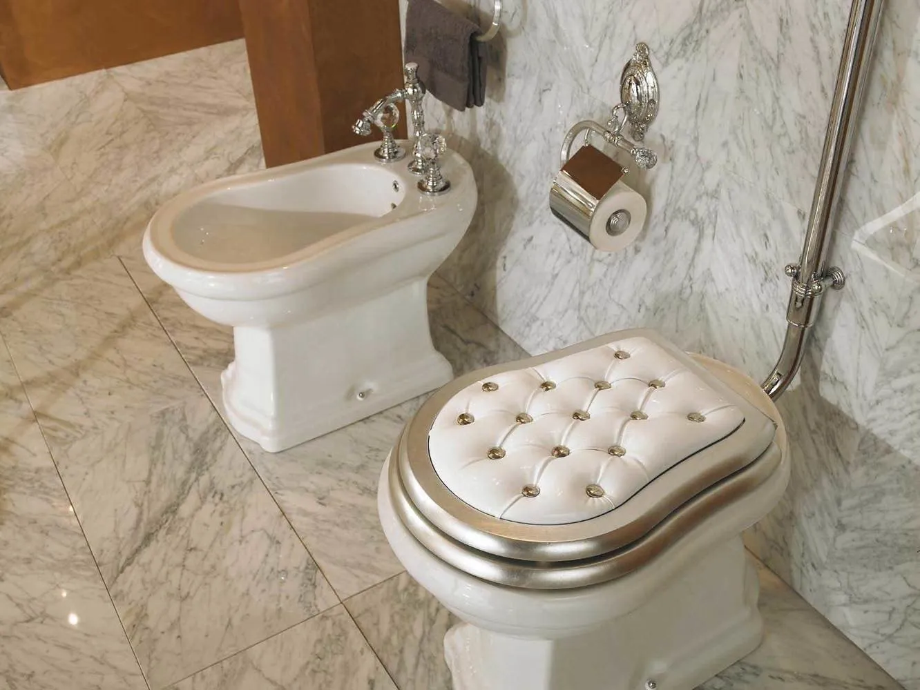 照片：时尚风格浴室，技巧——我们网站上的照片