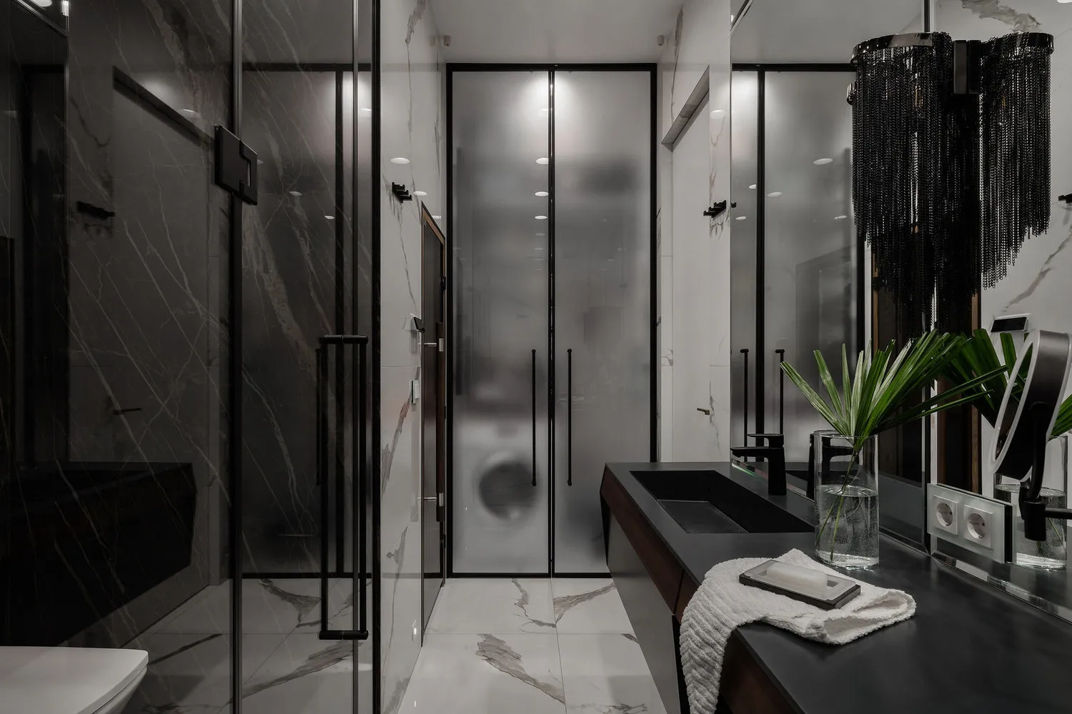 Foto: im Stil , Badezimmer, Dusche, schwarze Farbe in der Badezimmer – Foto auf unserer Website