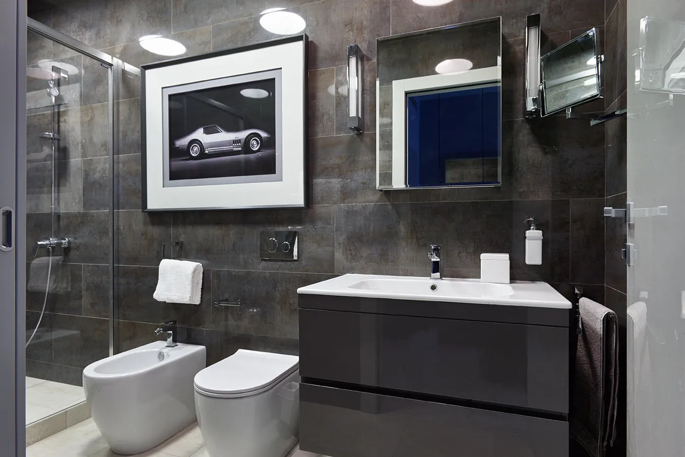 照片:现代风格浴室,公寓,白色,每周项目,莫斯科,蓝色,灰色,浅蓝色,整体房屋,2室,面积超过90平方米,AAarchitect – 网站上的照片