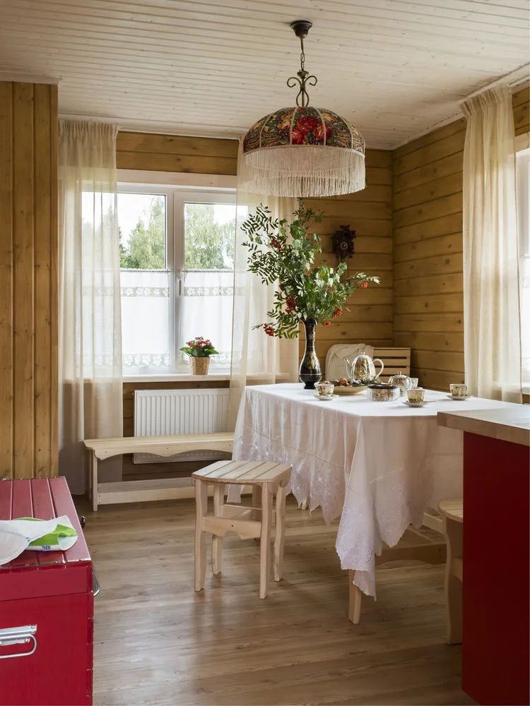 照片：普罗旺斯与乡村风格厨房与用餐区，技巧，实践装修，家居与小屋，安娜·拉古琳娜，浴室建设——我们网站上的照片