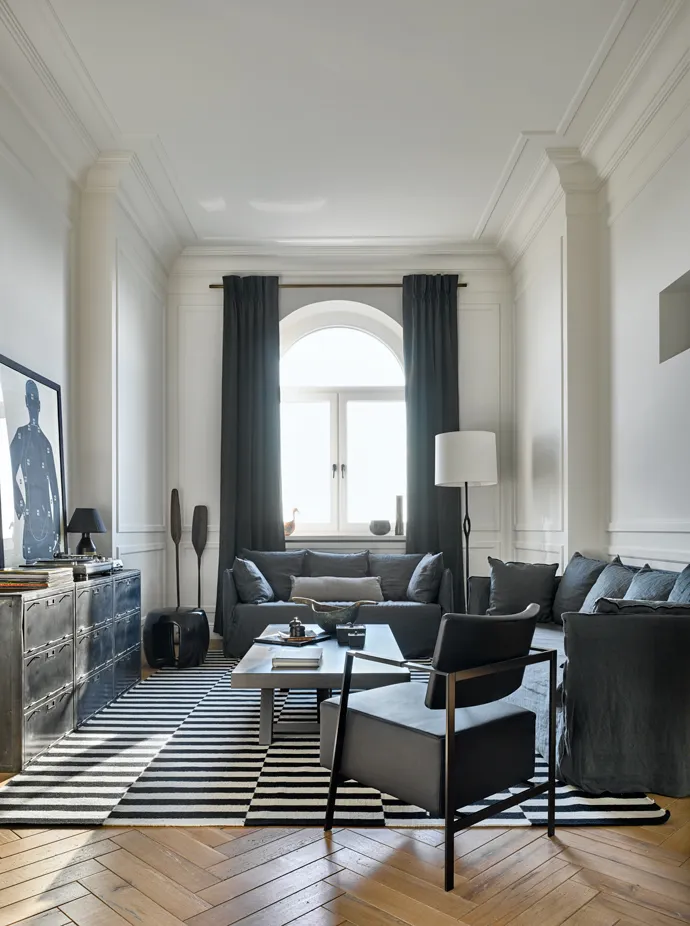 Сувенірний мінімалізм у московській сталинці (90 кв. м) - Gallery image 1