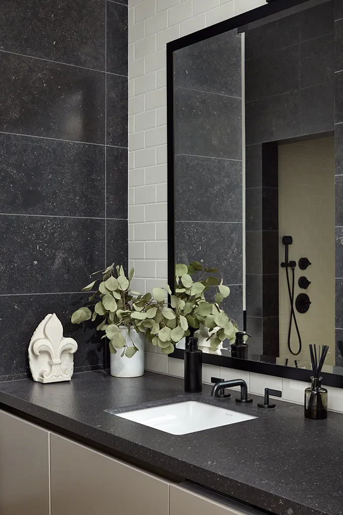 Сувенірний мінімалізм у московській сталинці (90 кв. м) - Gallery image 9