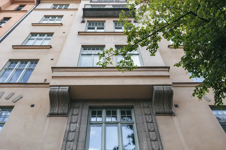 Шведський квартира з чорно-білим дизайном на останньому поверсі - Gallery image 19