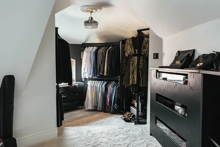 Шведський квартира з чорно-білим дизайном на останньому поверсі - Gallery image 16