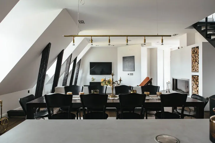 Шведський квартира з чорно-білим дизайном на останньому поверсі - Gallery image 9