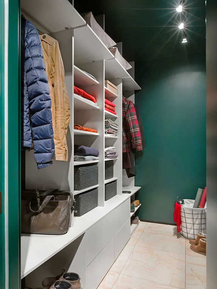 Small Apartment in Bold Color Scheme in Kyiv (38 sqm) - 19