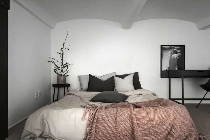 Невеликий чоловічий лофт у Стокгольмі (40 + 19 м²) - Gallery image 11