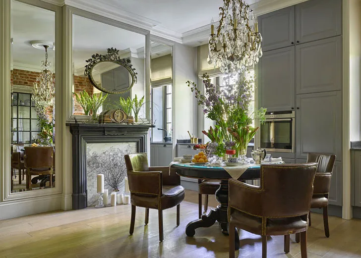 Сучасна класика в сталінському будинку в Москві - Gallery image 3