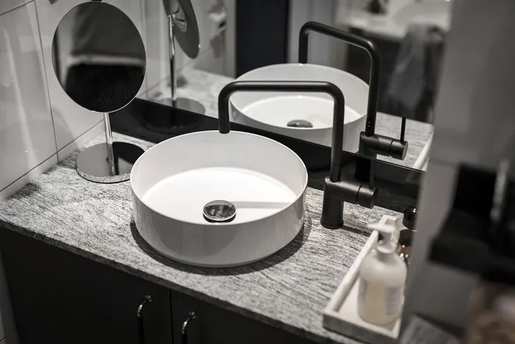 Квартира в чорно-білій гамі: елегантно та стильно (71 кв. м) - Gallery image 26