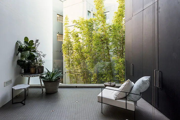 Стильні чорно-білі квартири з другим світлом в Австралії - Gallery image 7