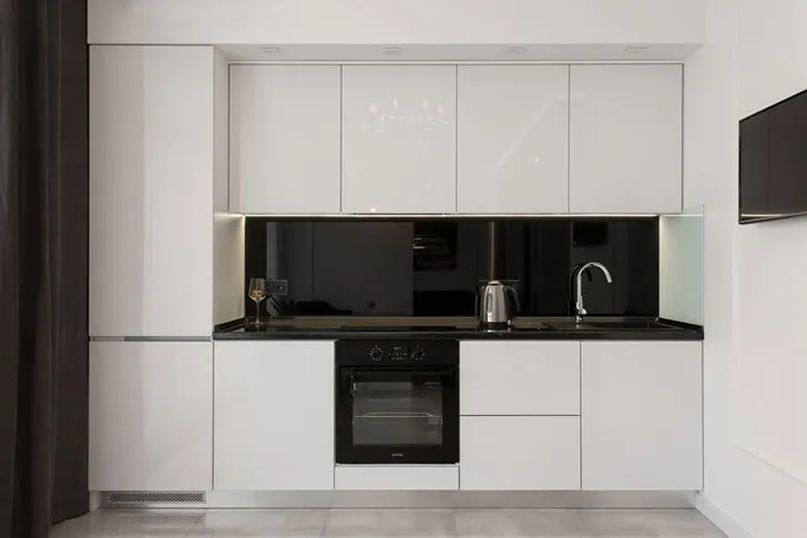 Невелика квартира зі скляним кубом в Одесі (50 м²) - Gallery image 6