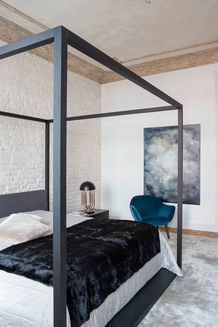 Реконструкція квартири в величезному історичному будинку у Варшаві - Gallery image 6