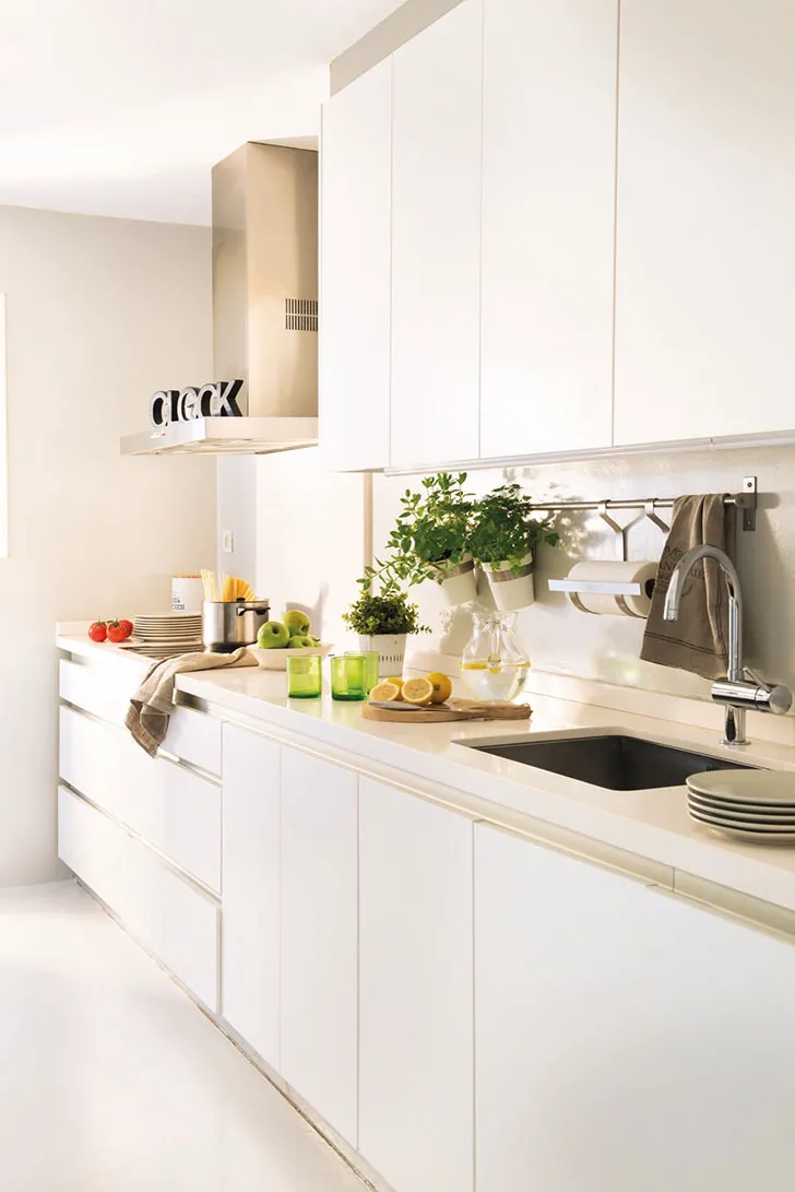 Мякий інтер’єр квартири з терасою в Іспанії - Gallery image 8