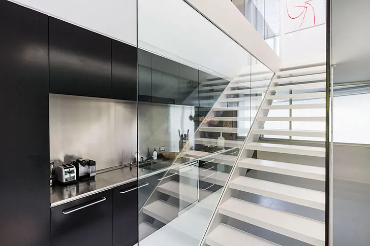 Стильні чорно-білі квартири з другим світлом в Австралії - Gallery image 5