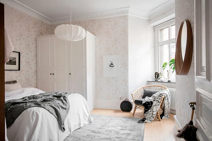 Світлий сучасний інтер'єр із рожевими акцентами - Gallery image 14