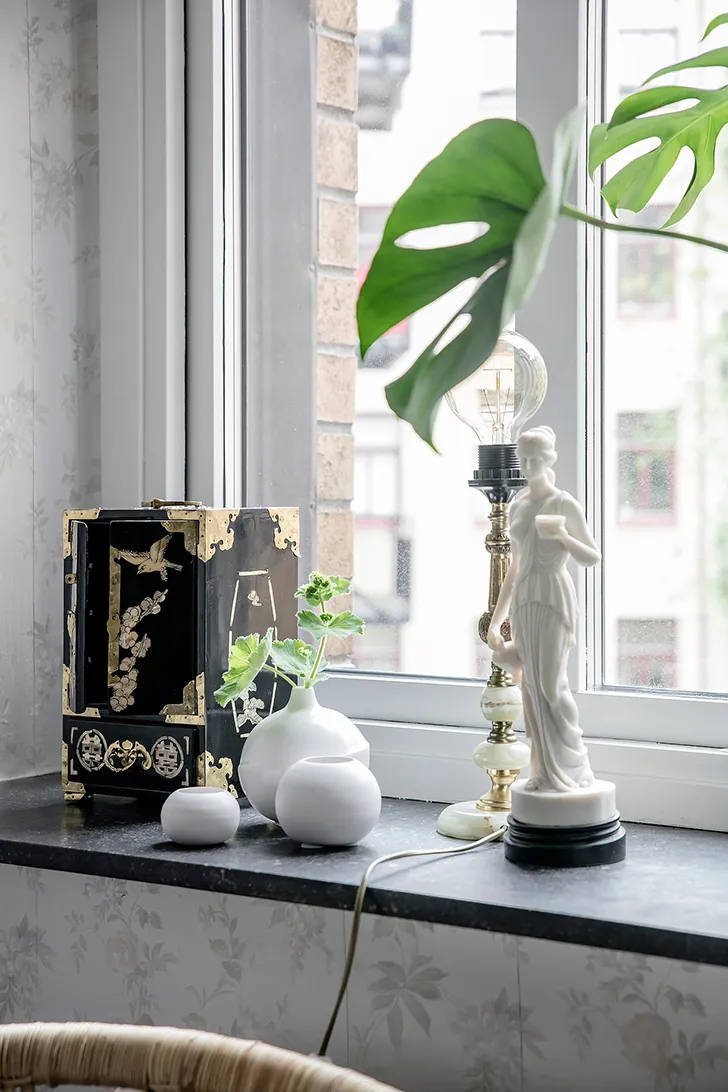 Світлий сучасний інтер'єр із рожевими акцентами - Gallery image 19