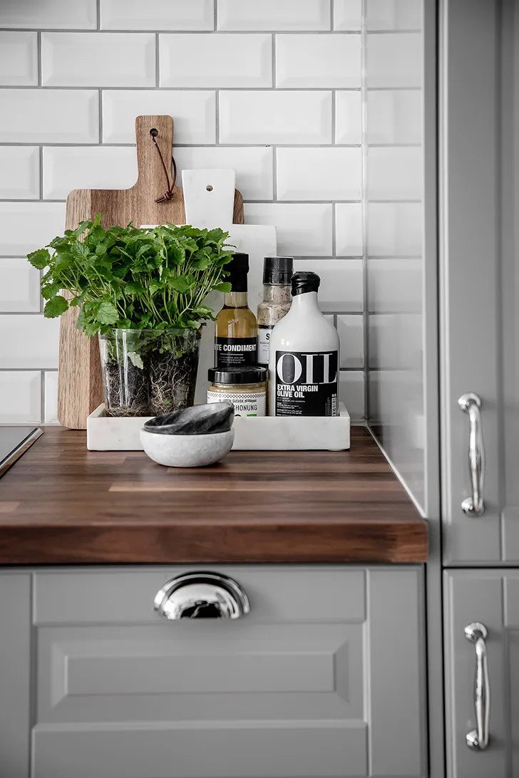 Світлий сучасний інтер'єр із рожевими акцентами - Gallery image 13