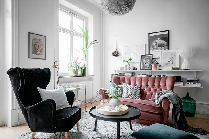 Світлий сучасний інтер'єр із рожевими акцентами - Gallery image 1