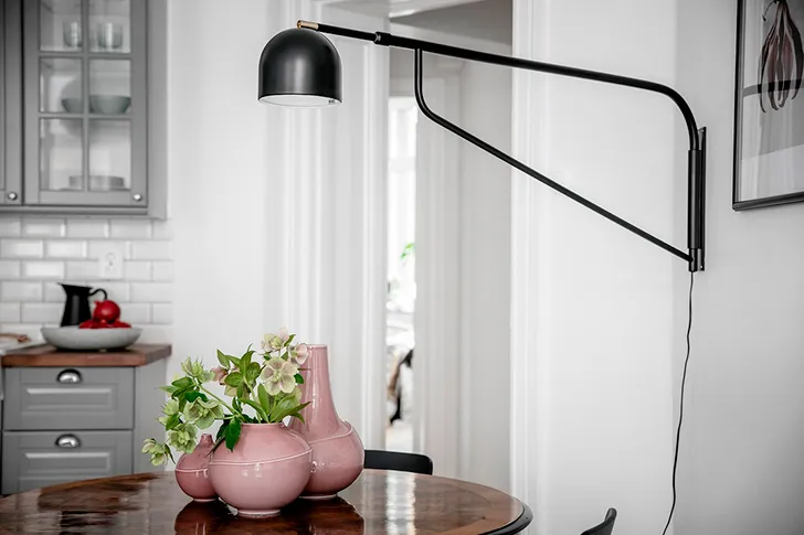 Світлий сучасний інтер'єр із рожевими акцентами - Gallery image 9