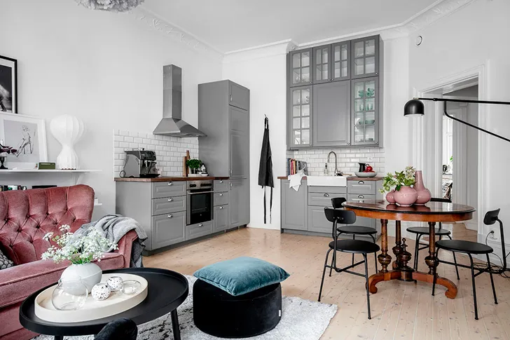 Світлий сучасний інтер'єр із рожевими акцентами - Gallery image 6