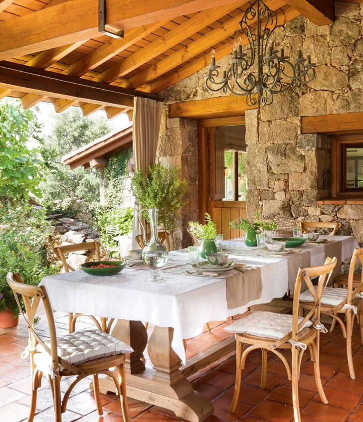 Утільний сільський будинок з каменю та дерева на місці старого сараю - Gallery image 2