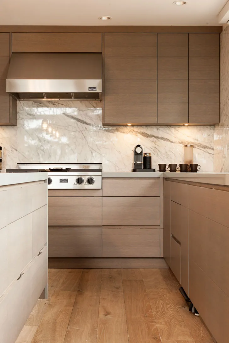 Сучасне шале зі скляними стінами в Канаді - Gallery image 6