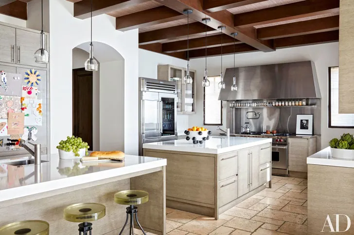 Дома знаменитостей: як живуть сестри Кардашян - Gallery image 5