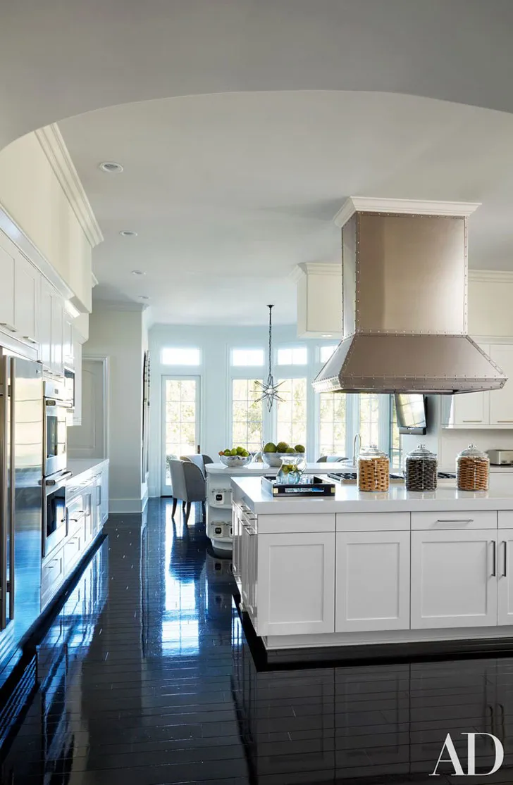 Дома знаменитостей: як живуть сестри Кардашян - Gallery image 16