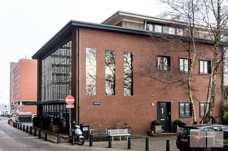 Лофт з відтінком апельсина та кориці в Амстердамі - Gallery image 1