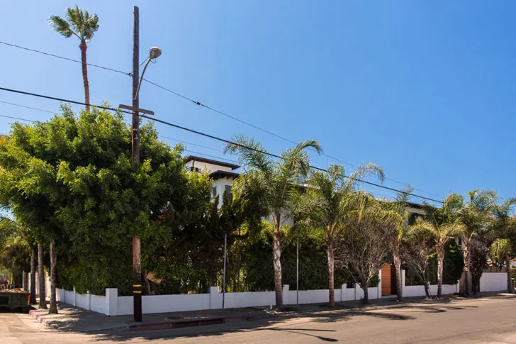 Калифорнийская роскошь в современном загородном доме - 22