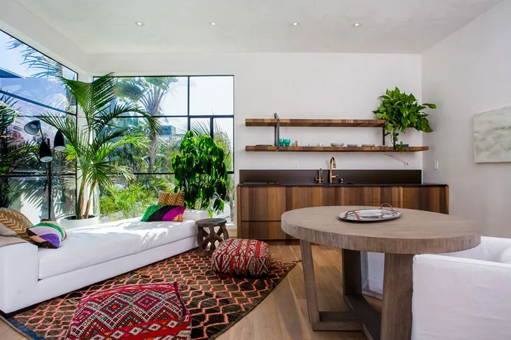 Калифорнийская роскошь в современном загородном доме - 20