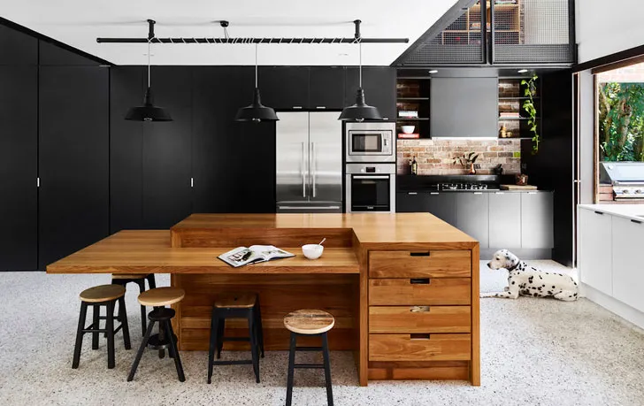 Невеликий дім із величезними вікнами в Австралії - Gallery image 5