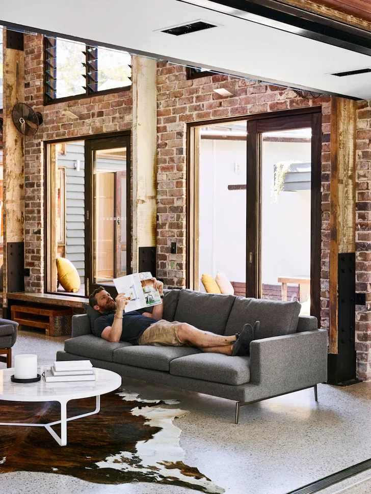 Невеликий дім із величезними вікнами в Австралії - Gallery image 4