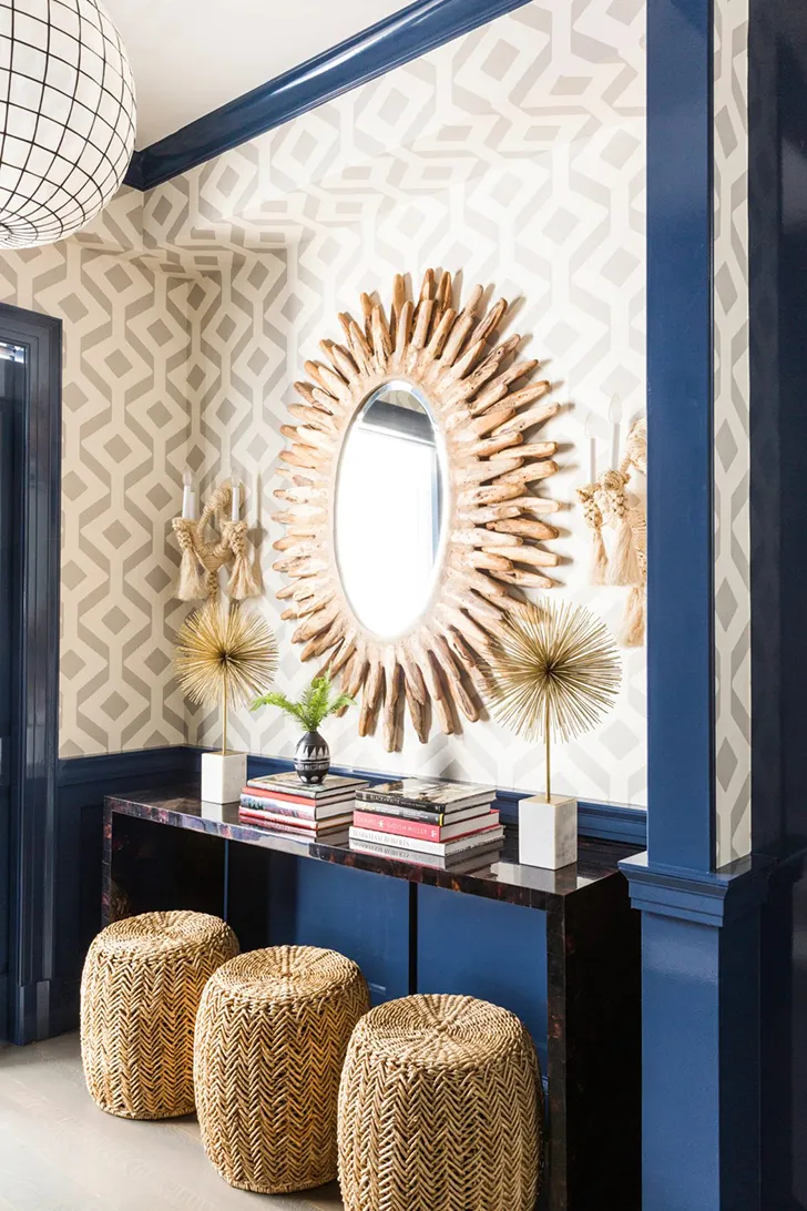 Біло-блакитний інтер’єр у будинку на березі океану - Gallery image 9